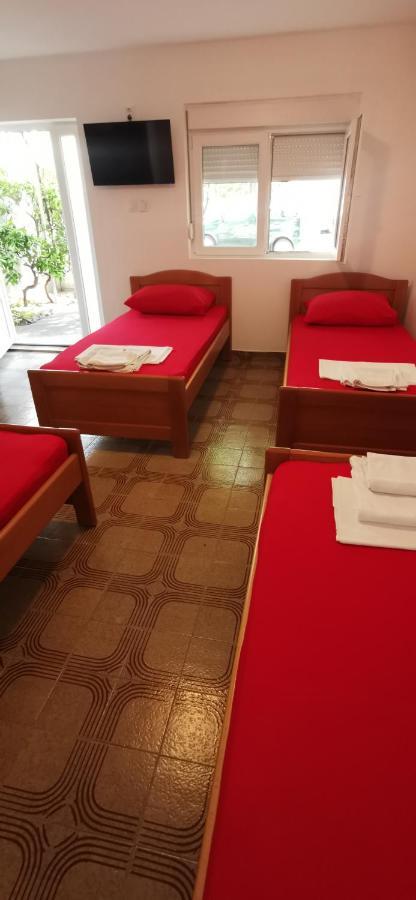 Sobe I Apartmani Marovic Petrovac المظهر الخارجي الصورة