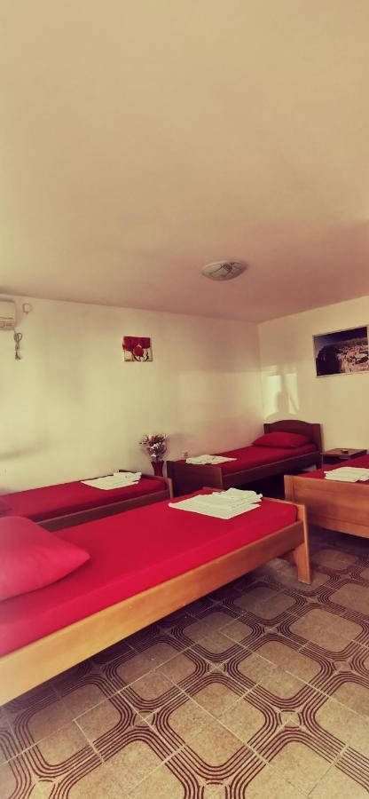 Sobe I Apartmani Marovic Petrovac المظهر الخارجي الصورة